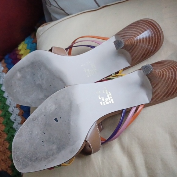 Apostrophe Women’s Kitten Heel Sandal - Picture 6 of 8